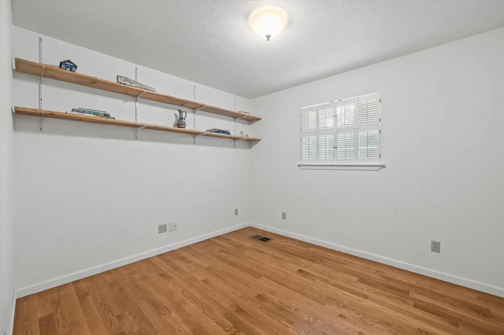3204 Tabletop Mountain Drive Spicewood, TX 78669