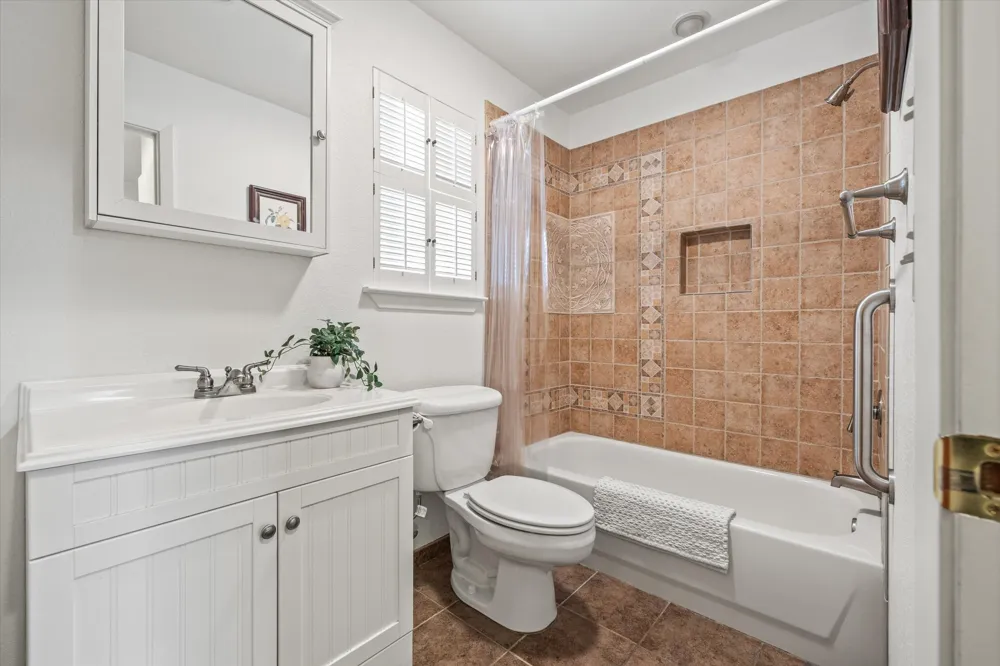 3204 Tabletop Mountain Drive Spicewood, TX 78669