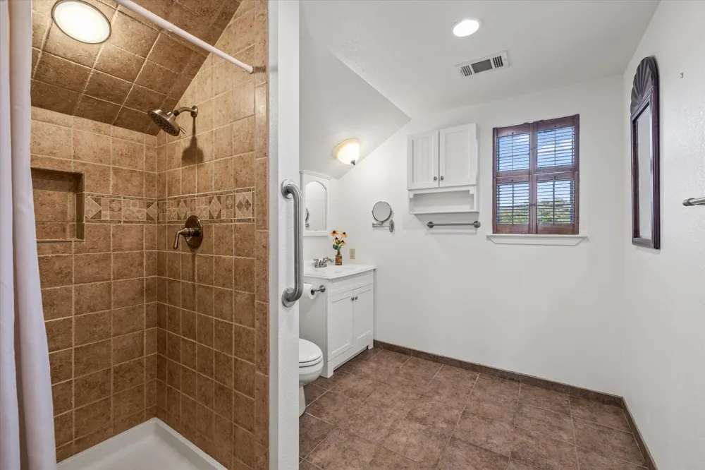3204 Tabletop Mountain Drive Spicewood, TX 78669