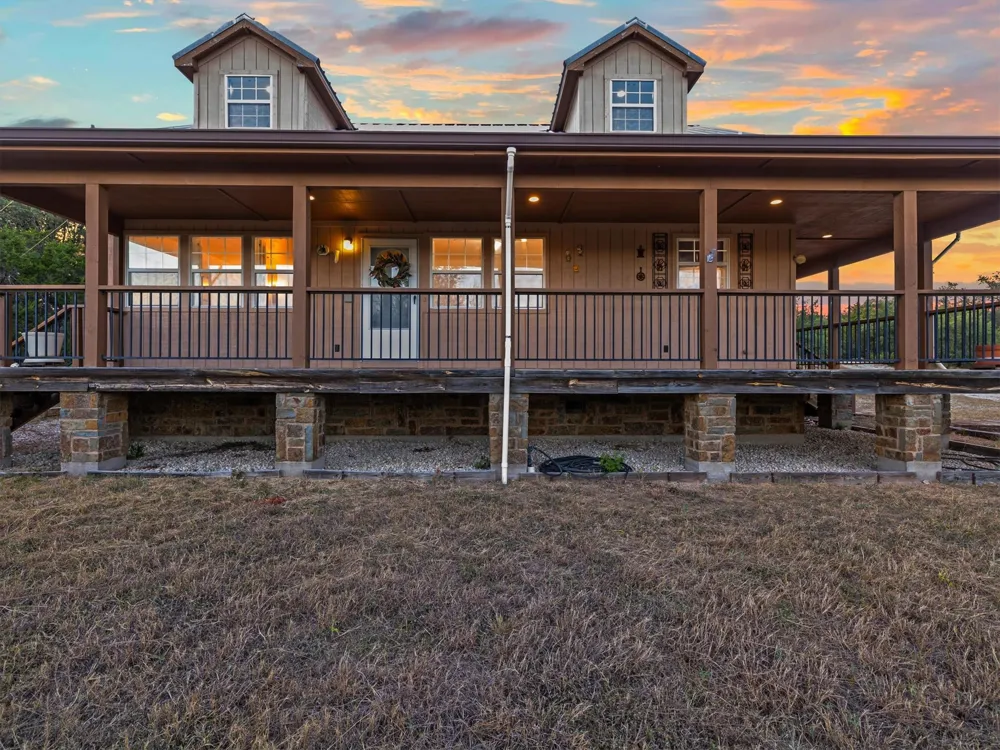 3204 Tabletop Mountain Drive Spicewood, TX 78669