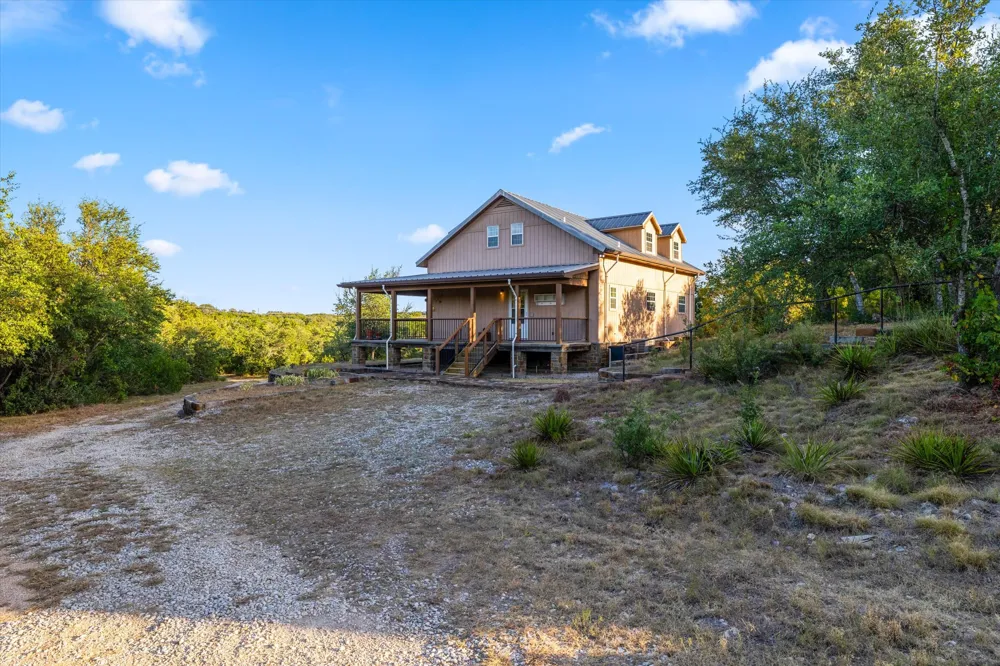 3204 Tabletop Mountain Drive Spicewood, TX 78669
