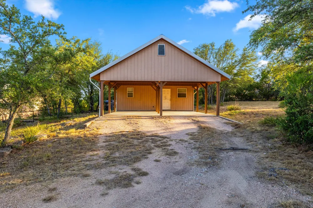 3204 Tabletop Mountain Drive Spicewood, TX 78669