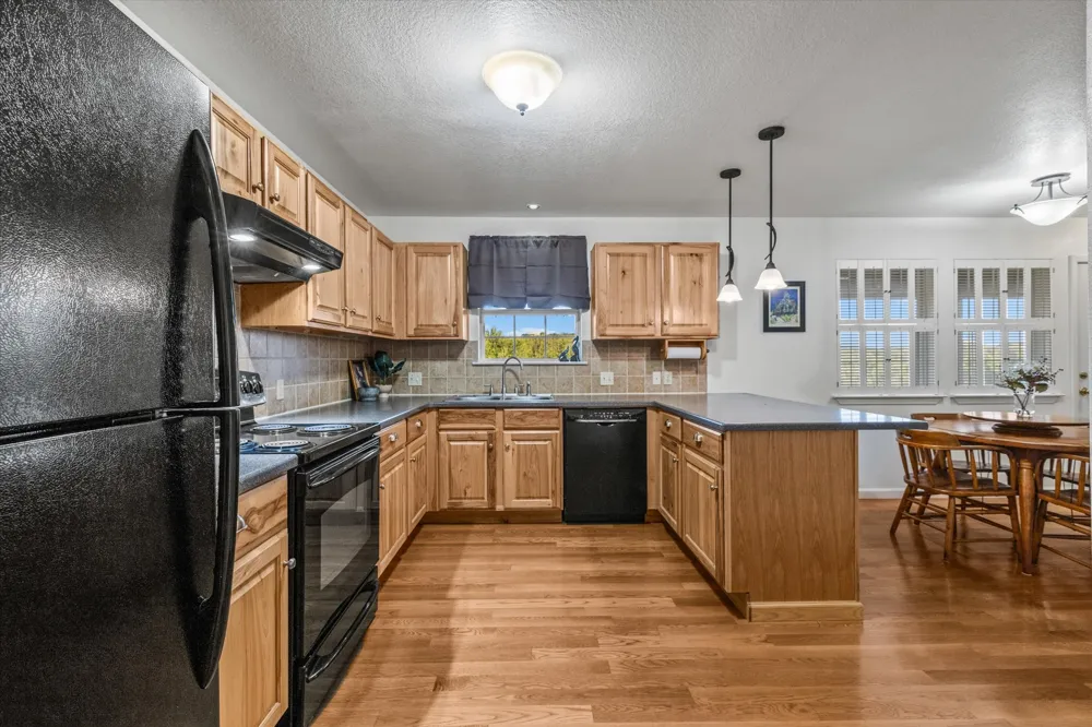 3204 Tabletop Mountain Drive Spicewood, TX 78669