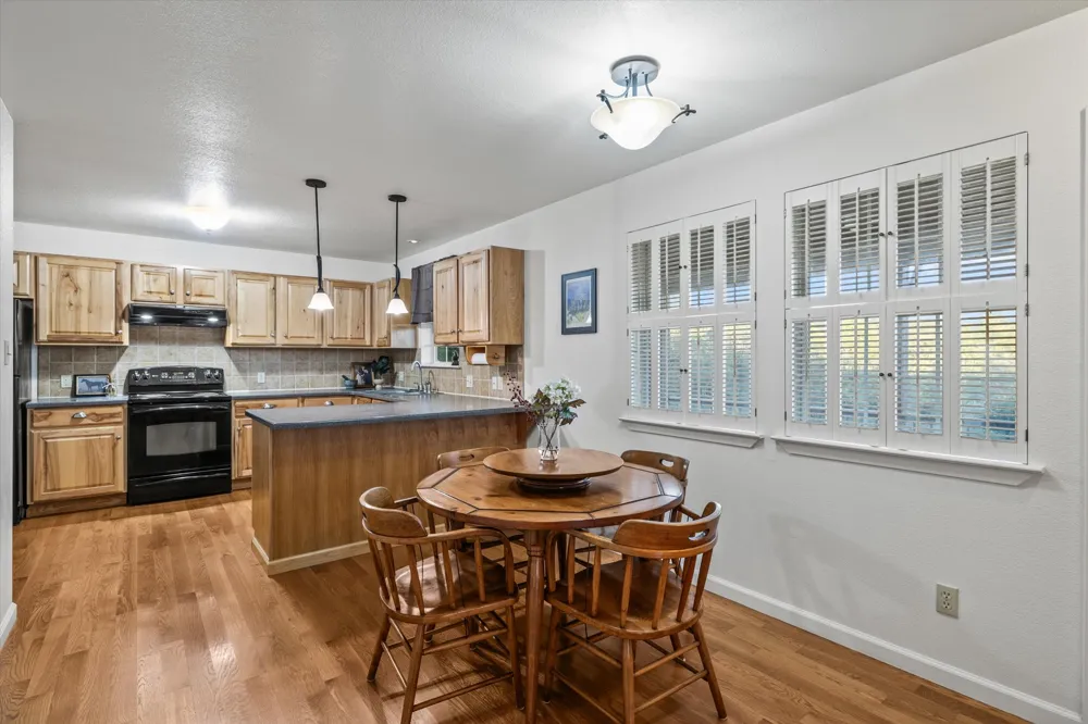 3204 Tabletop Mountain Drive Spicewood, TX 78669