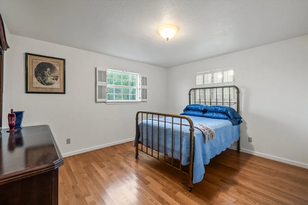 3204 Tabletop Mountain Drive Spicewood, TX 78669