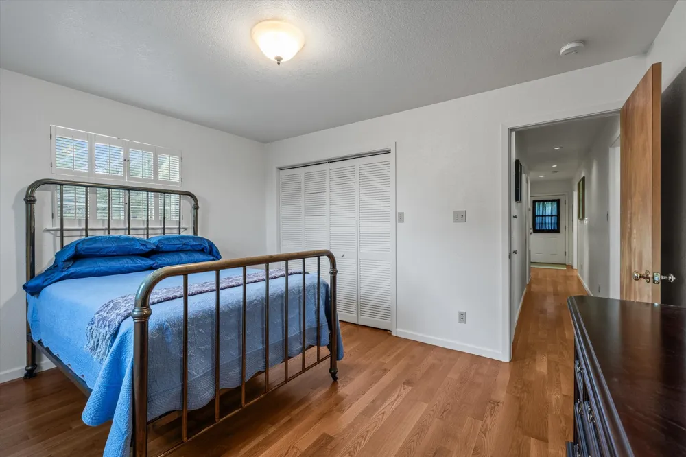 3204 Tabletop Mountain Drive Spicewood, TX 78669