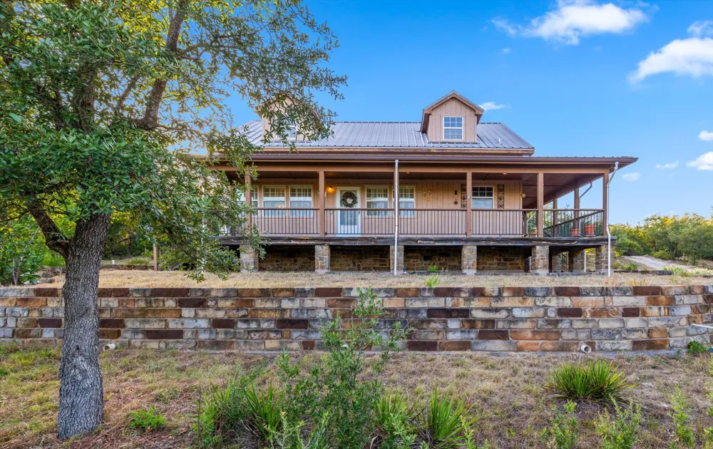 3204 Tabletop Mountain Drive Spicewood, TX 78669