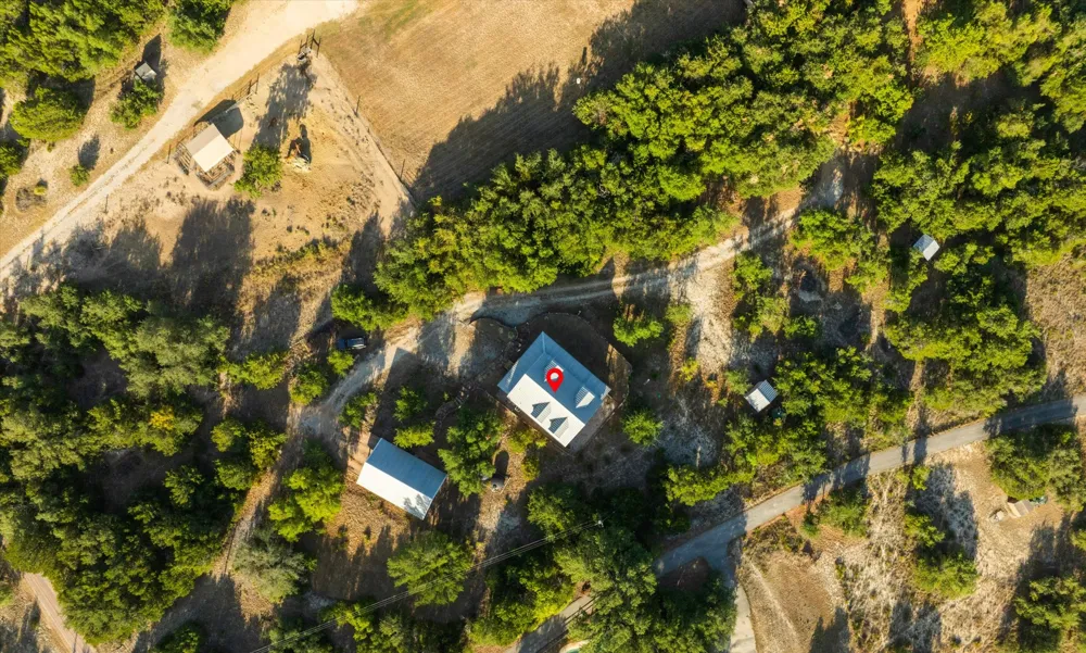 3204 Tabletop Mountain Drive Spicewood, TX 78669