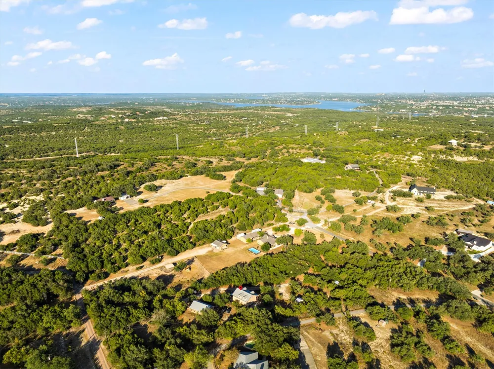 3204 Tabletop Mountain Drive Spicewood, TX 78669