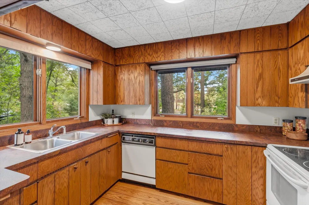 1200 Hallam Avenue Mahtomedi, MN 55115