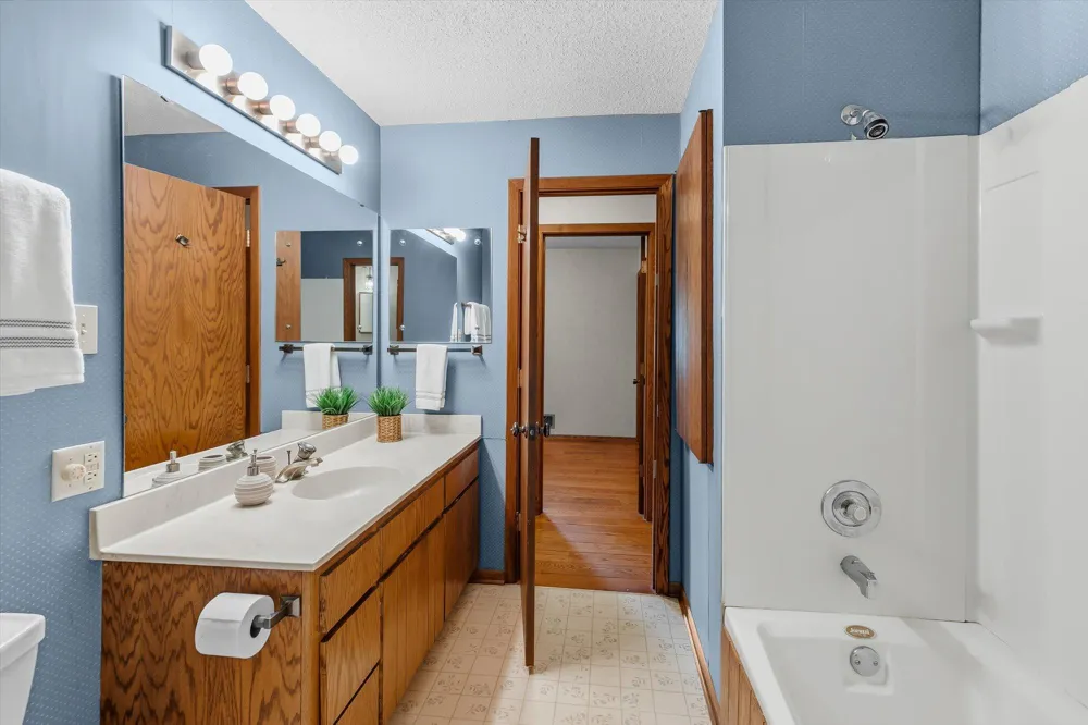 1200 Hallam Avenue Mahtomedi, MN 55115