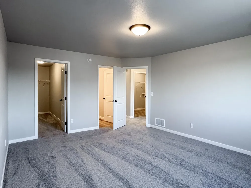 1105 Jill Drive W West Fargo, ND 58078