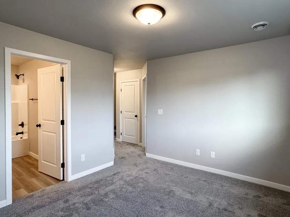 1105 Jill Drive W West Fargo, ND 58078