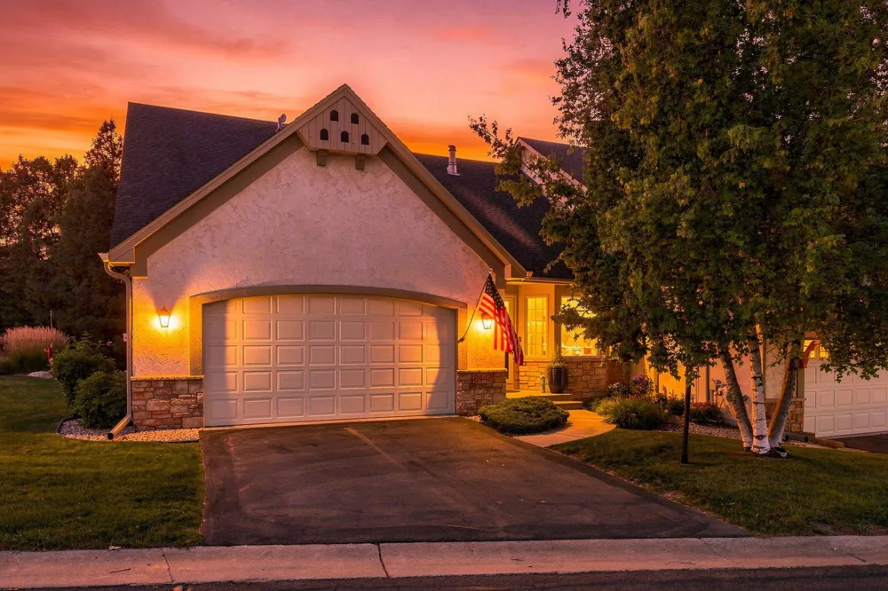 8442 Burlwood Drive Chanhassen, MN 55317