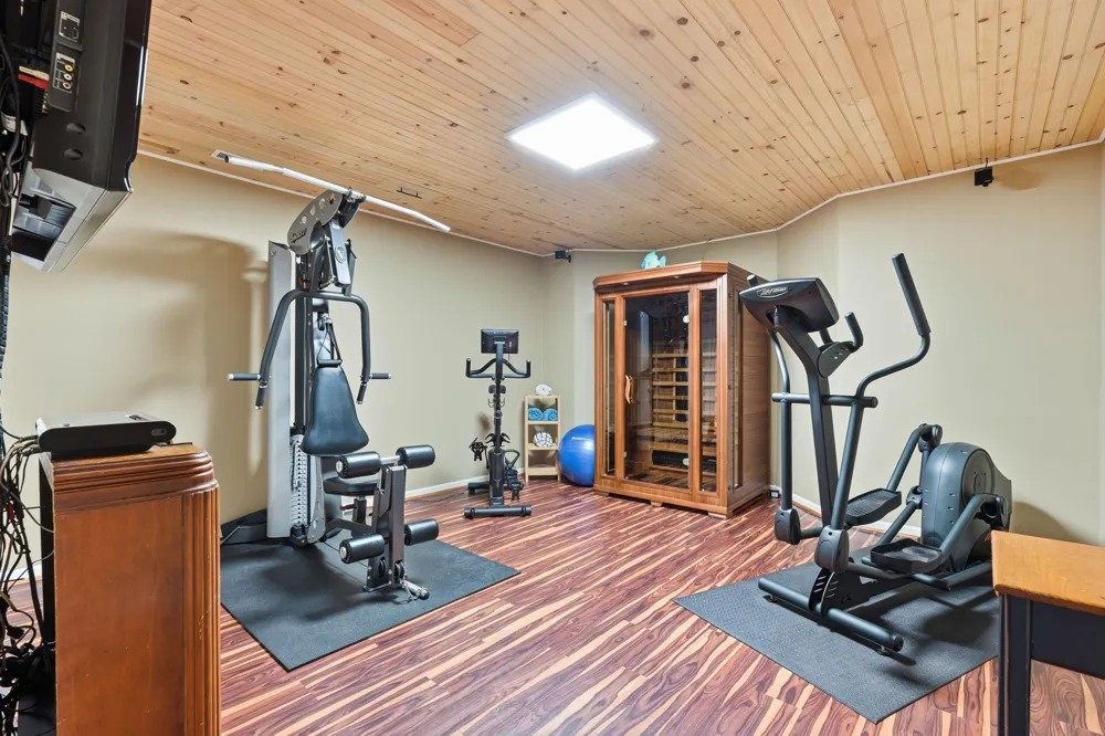 8442 Burlwood Drive Chanhassen, MN 55317
