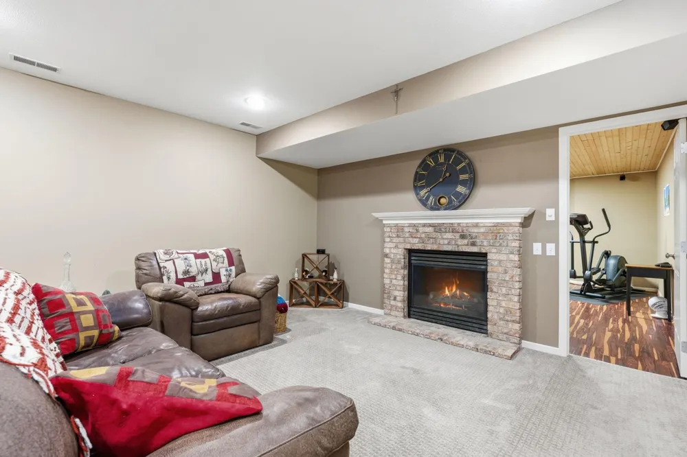 8442 Burlwood Drive Chanhassen, MN 55317