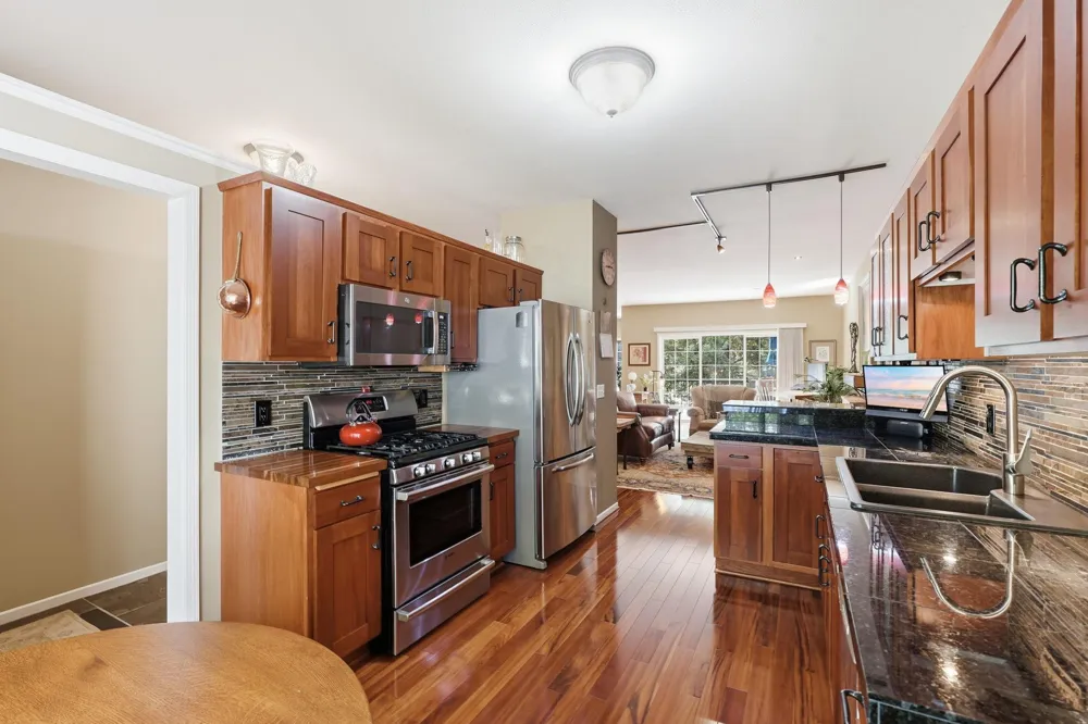 8442 Burlwood Drive Chanhassen, MN 55317