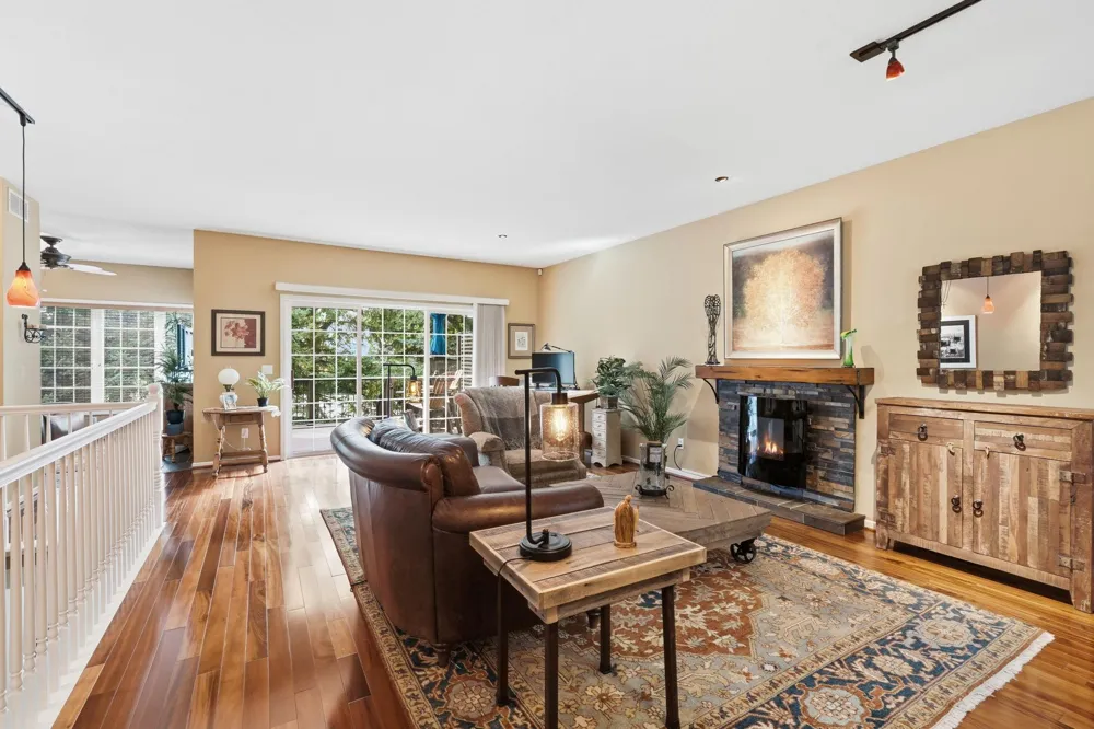 8442 Burlwood Drive Chanhassen, MN 55317