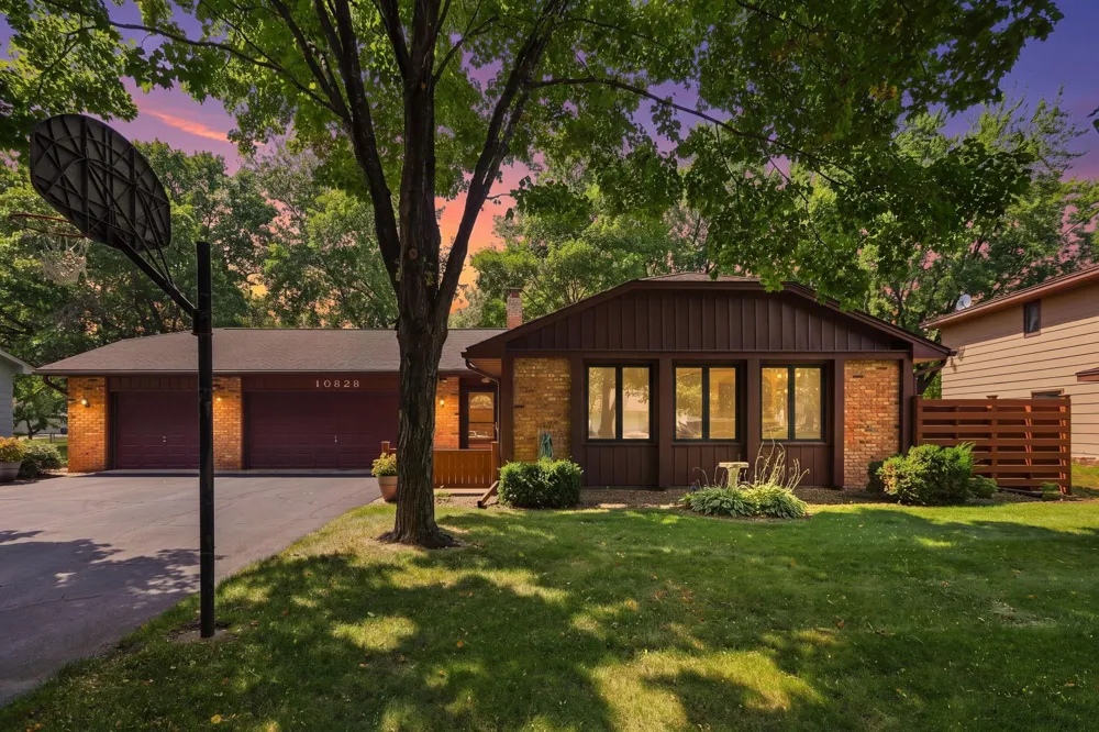 10828 Butternut Street NW Coon Rapids, MN 55448