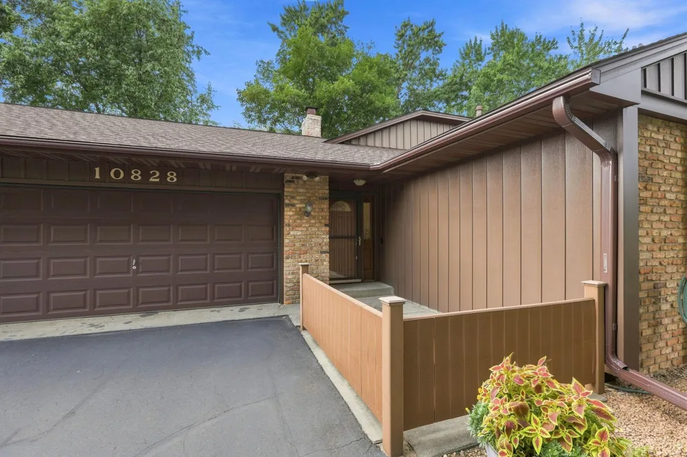 10828 Butternut Street NW Coon Rapids, MN 55448