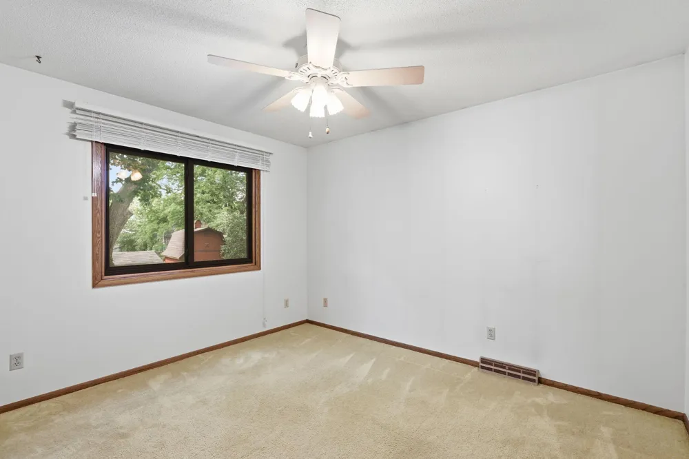 10828 Butternut Street NW Coon Rapids, MN 55448