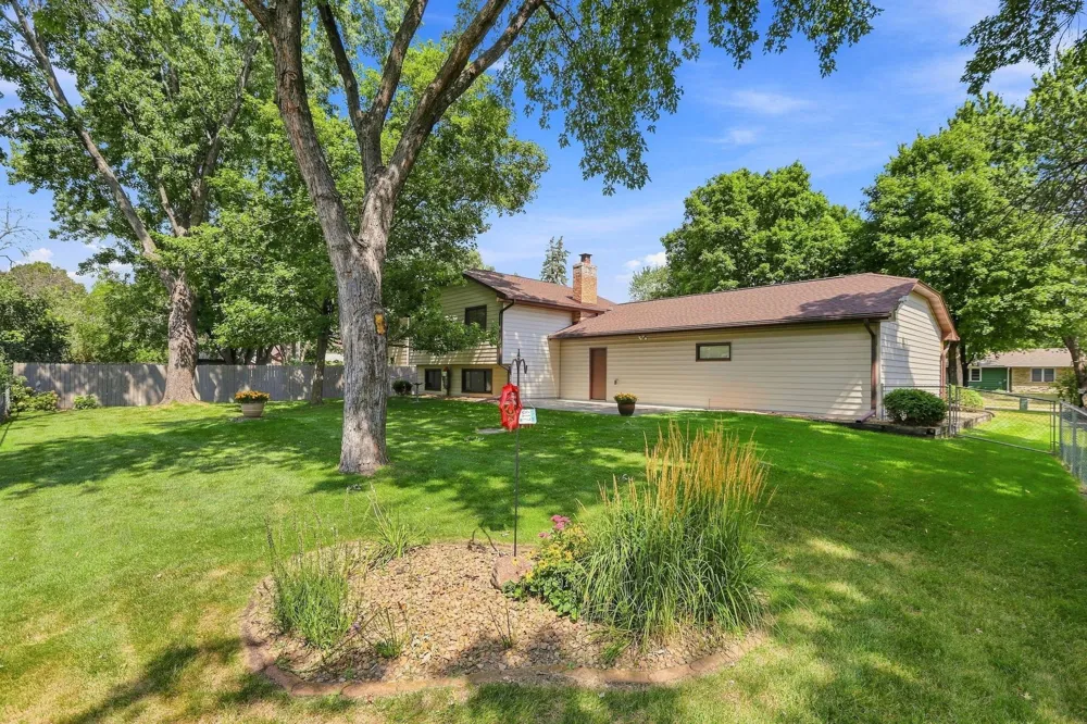 10828 Butternut Street NW Coon Rapids, MN 55448