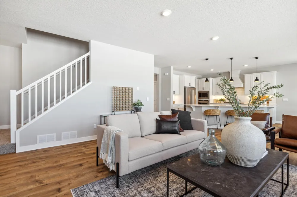 4901 Blake Way Woodbury, MN 55129