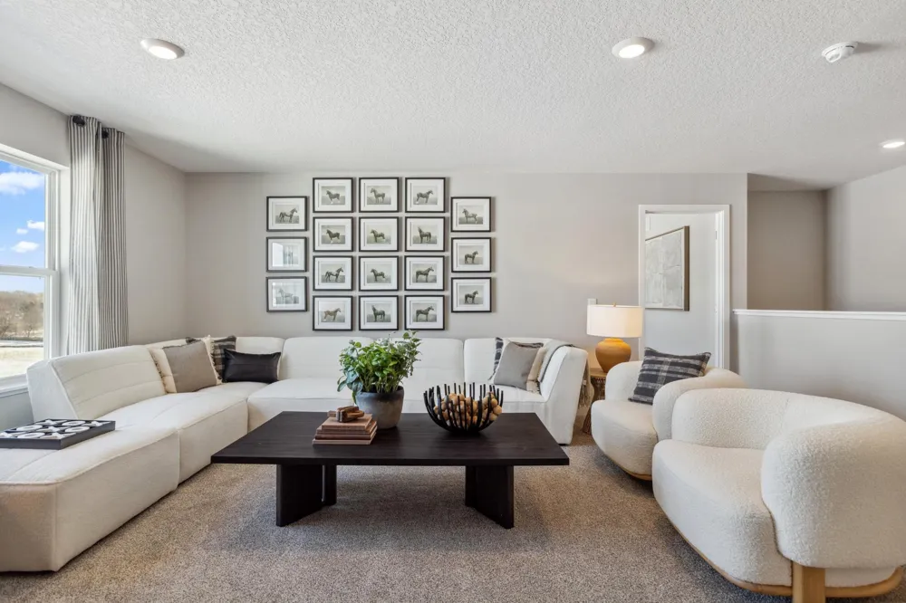 4901 Blake Way Woodbury, MN 55129