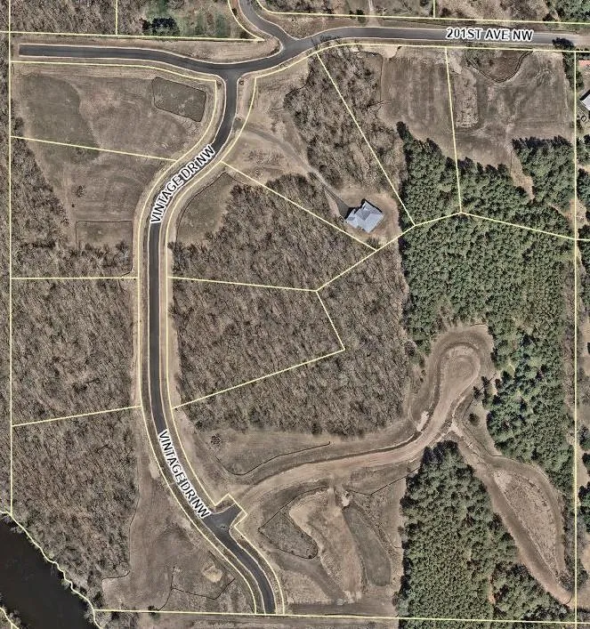 3618 201st Avenue NW Oak Grove, MN 55303