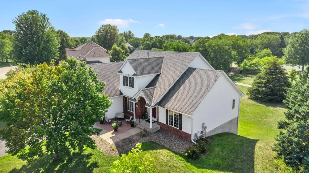 3685 Commonwealth Road Woodbury, MN 55125