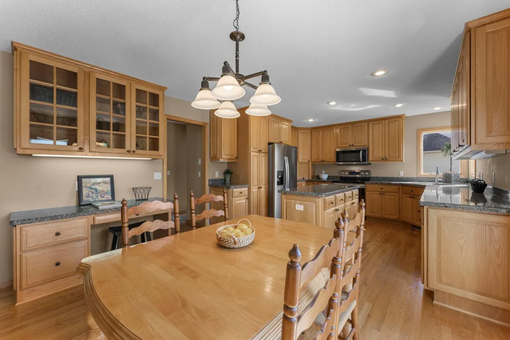 3685 Commonwealth Road Woodbury, MN 55125