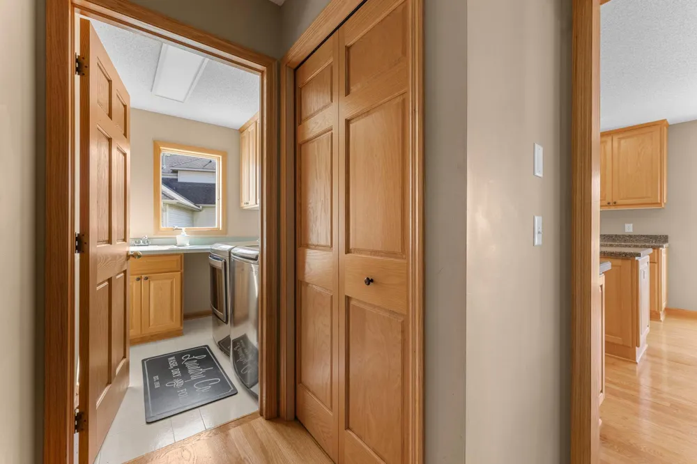 3685 Commonwealth Road Woodbury, MN 55125