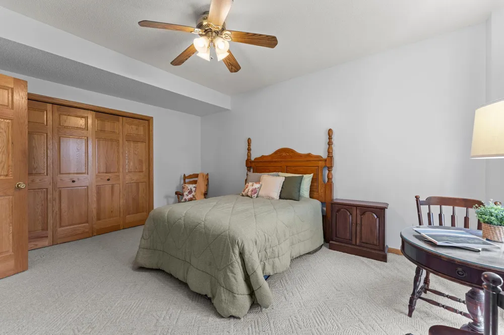 3685 Commonwealth Road Woodbury, MN 55125