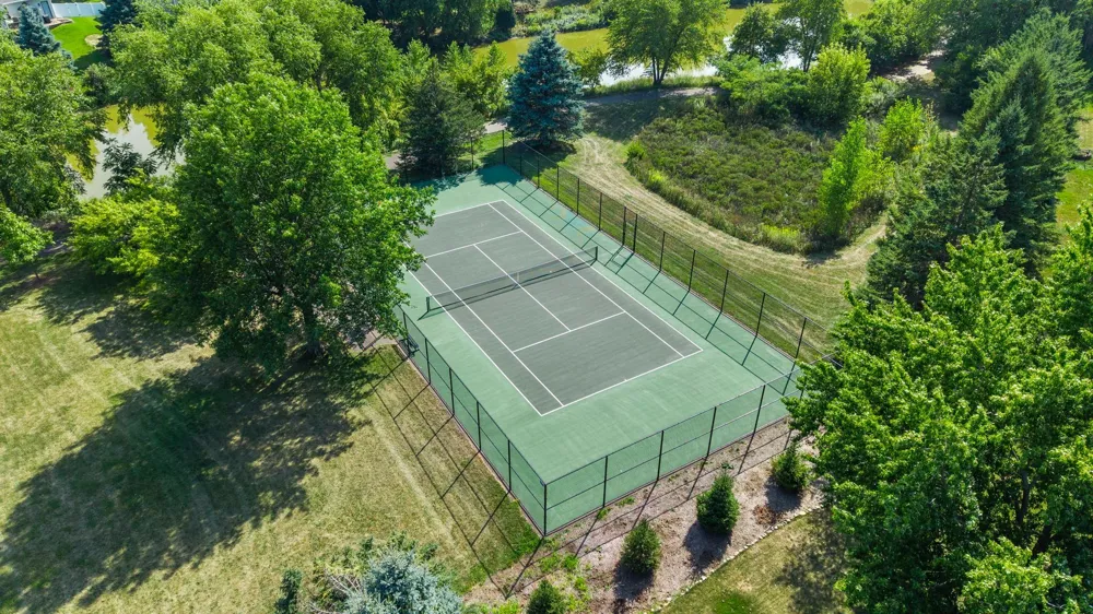 3685 Commonwealth Road Woodbury, MN 55125