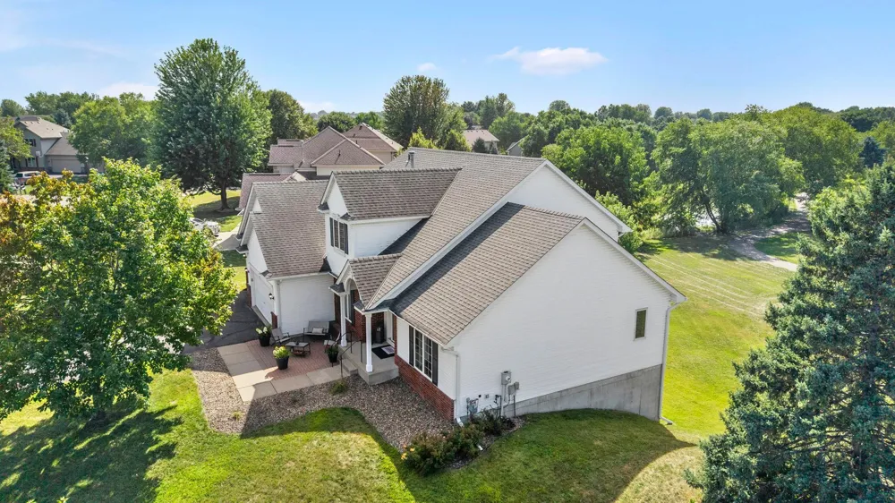 3685 Commonwealth Road Woodbury, MN 55125