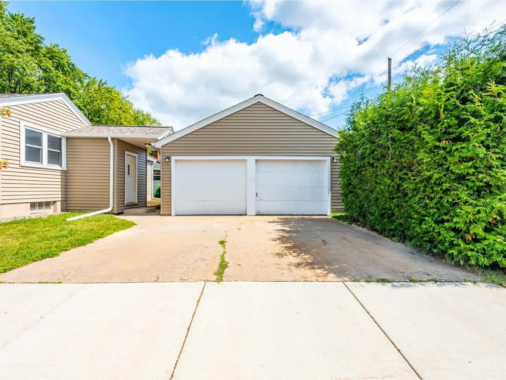 716 5th Street S Virginia, MN 55792