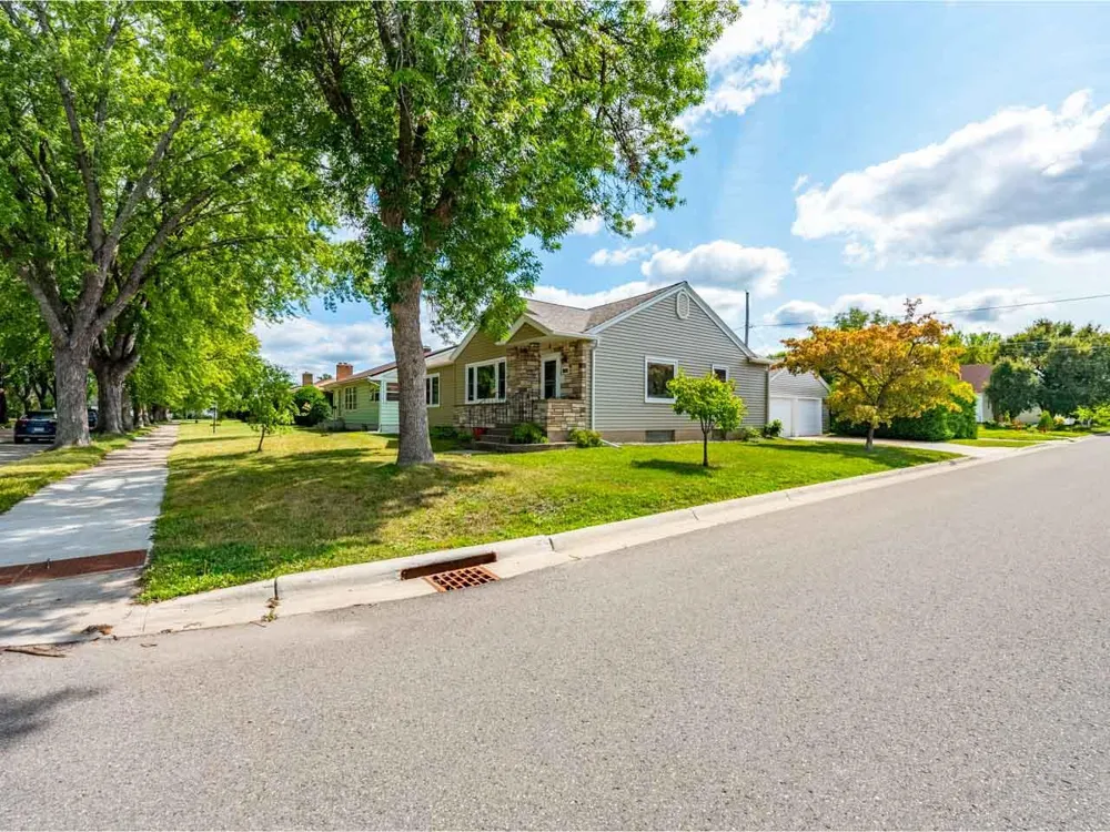 716 5th Street S Virginia, MN 55792