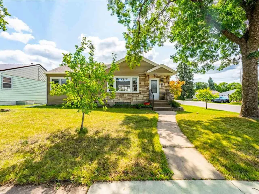 716 5th Street S Virginia, MN 55792