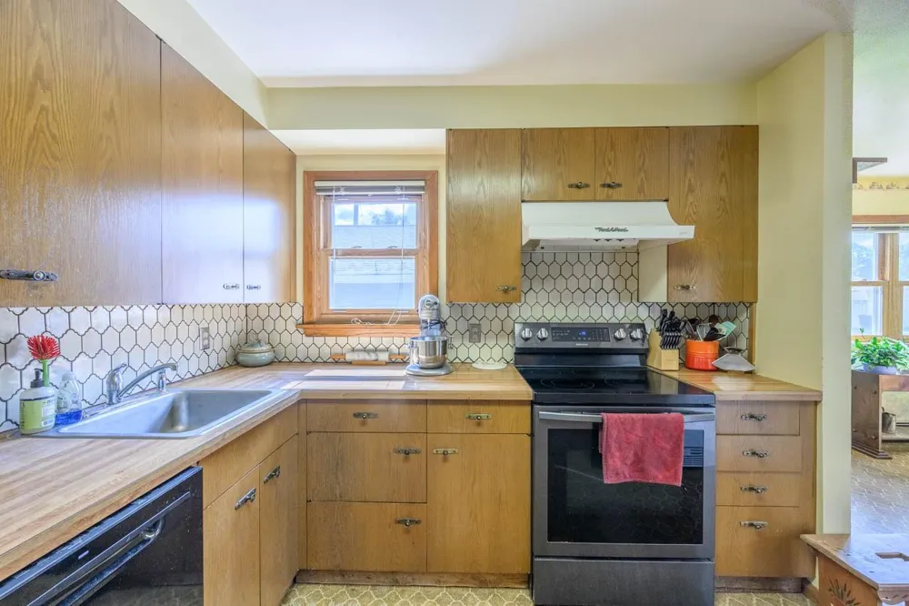 716 5th Street S Virginia, MN 55792