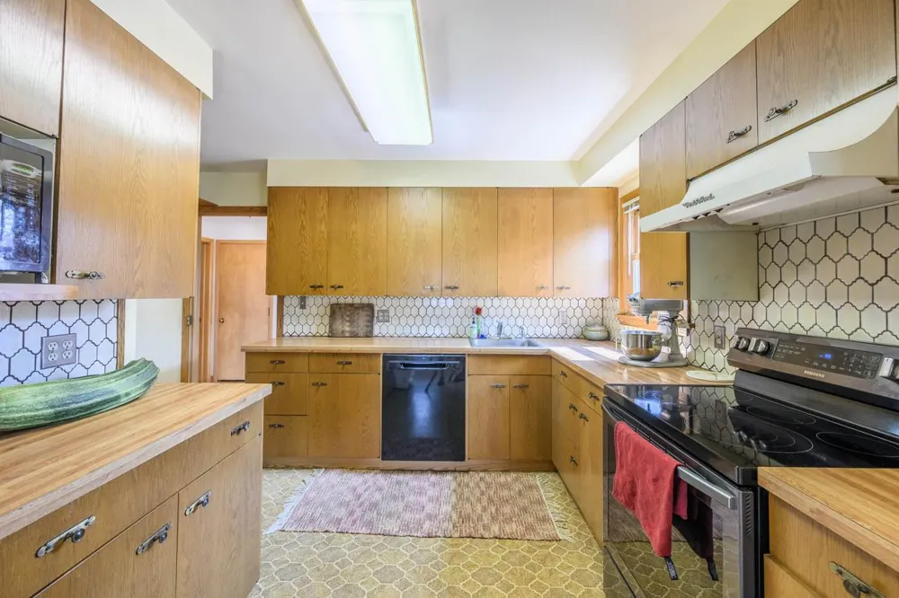 716 5th Street S Virginia, MN 55792