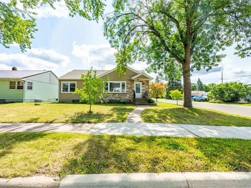 716 5th Street S Virginia, MN 55792