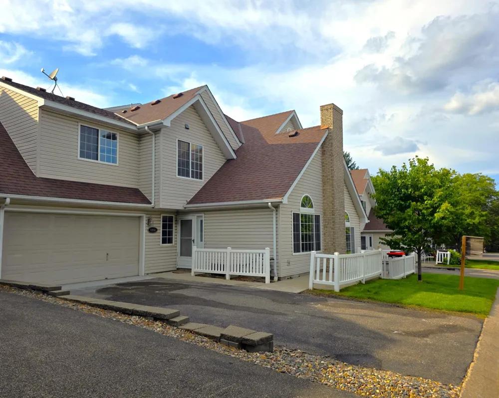 7256 Brittany Lane #34 Inver Grove Heights, MN 55076