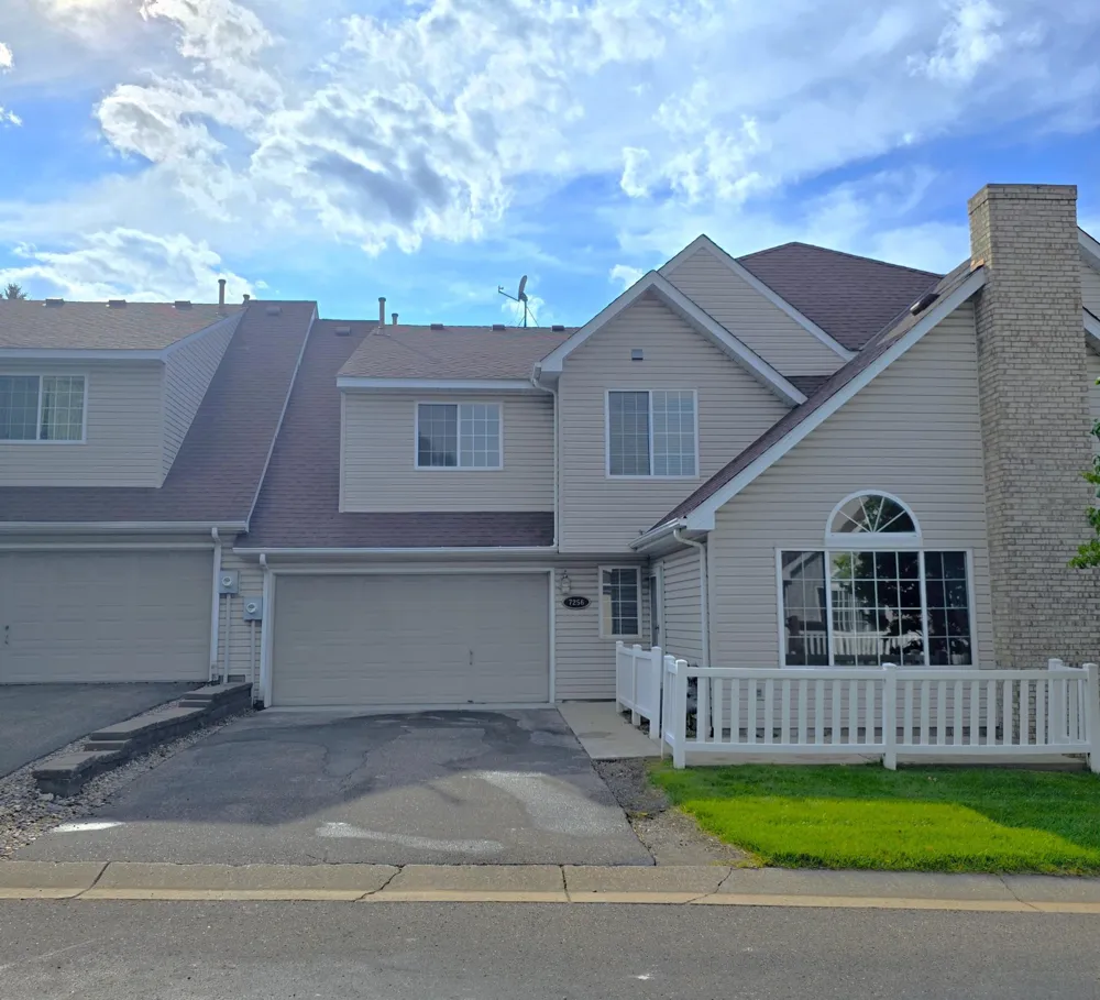 7256 Brittany Lane #34 Inver Grove Heights, MN 55076