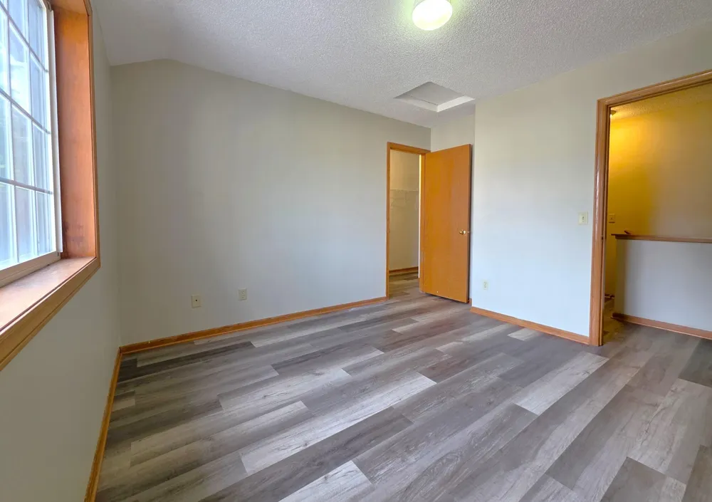 7256 Brittany Lane #34 Inver Grove Heights, MN 55076