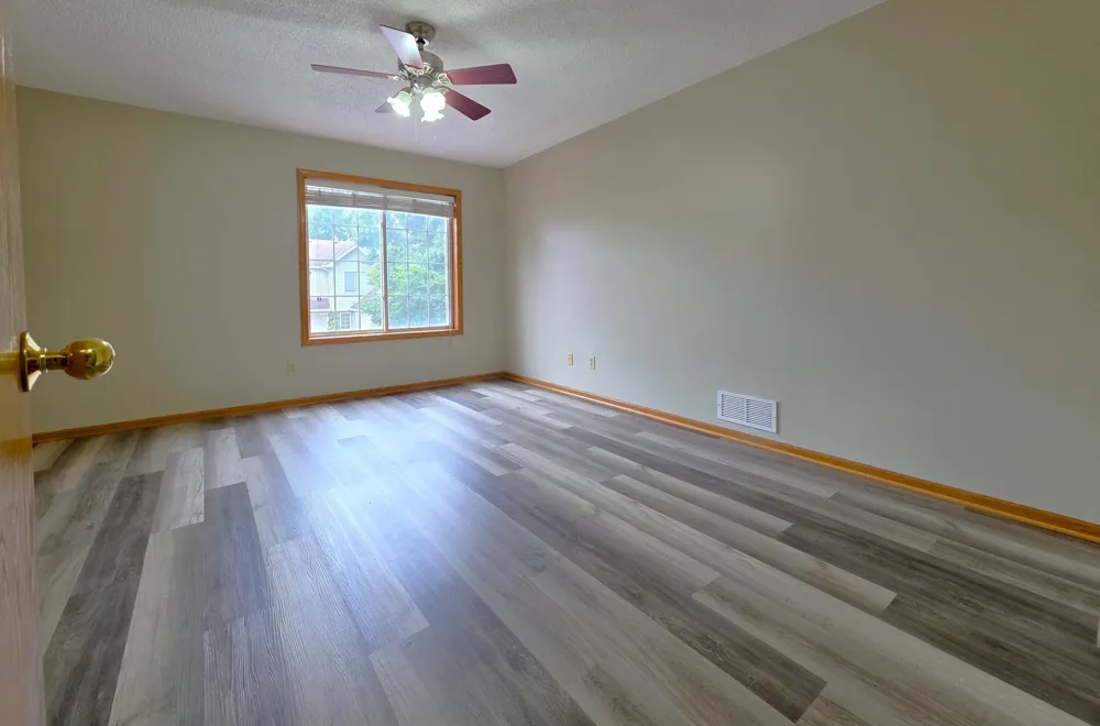 7256 Brittany Lane #34 Inver Grove Heights, MN 55076