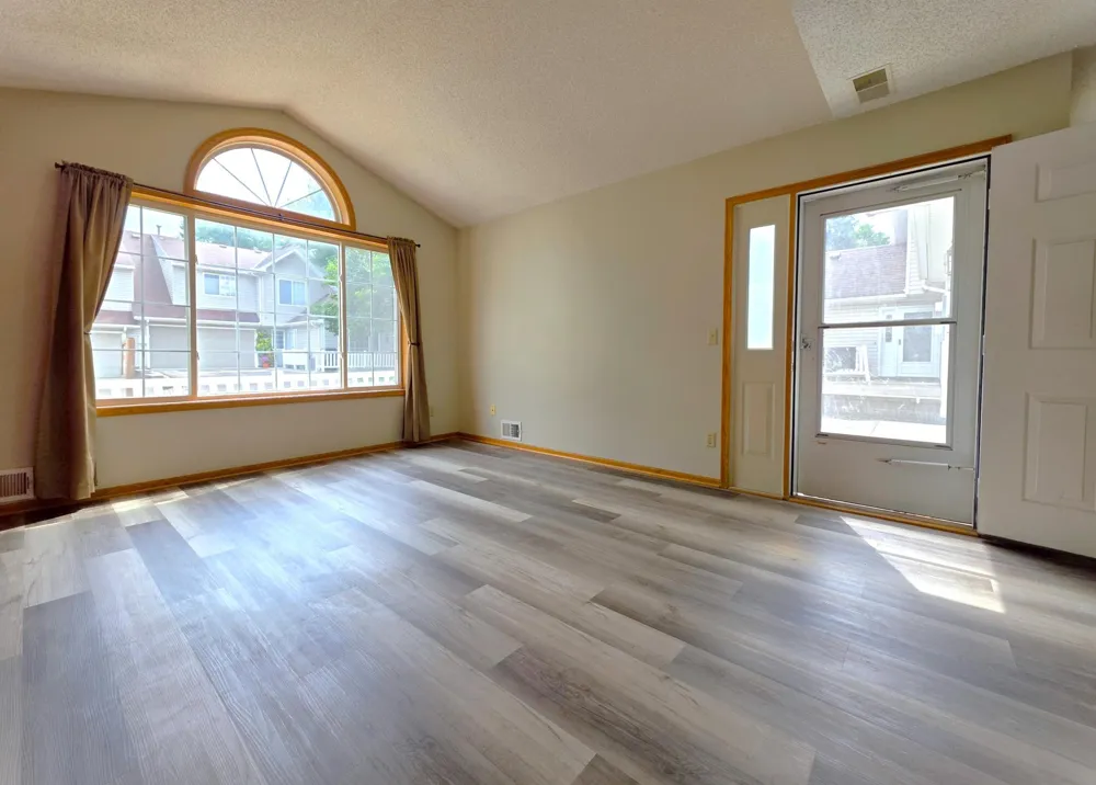 7256 Brittany Lane #34 Inver Grove Heights, MN 55076