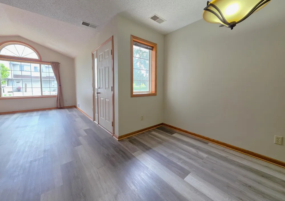 7256 Brittany Lane #34 Inver Grove Heights, MN 55076