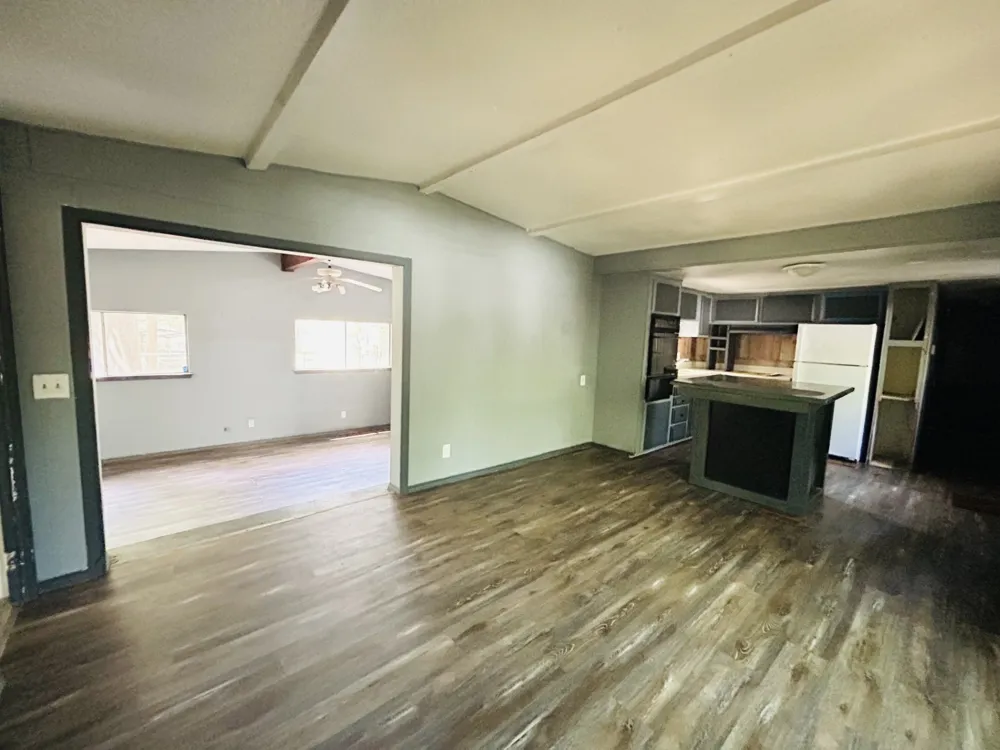 305 Live Oak Lane Mabank, TX 75156