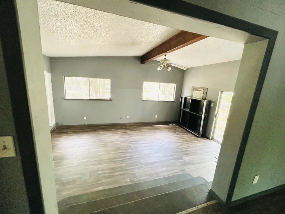 305 Live Oak Lane Mabank, TX 75156
