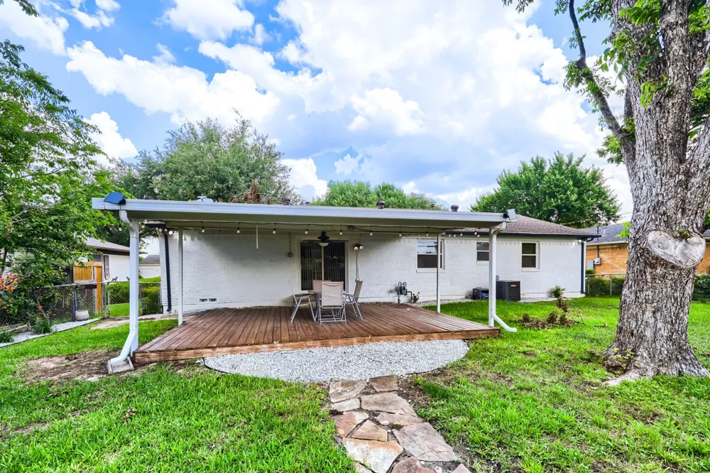 3042 Oxfordshire Lane Farmers Branch, TX 75234